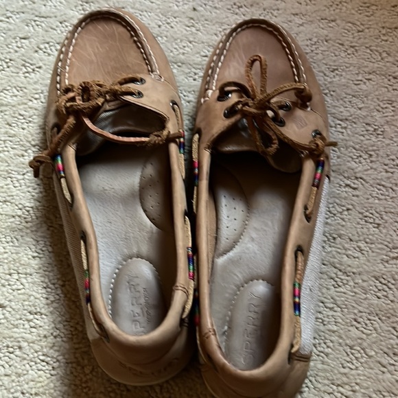 Great shape. Only worn a couple of times Sperry Angelfish boat shoe. - Picture 4 of 5